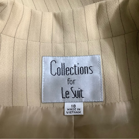 Le Suit Tan Pinstripe Blazer and pant size 18. NWT. - Picture 11 of 16